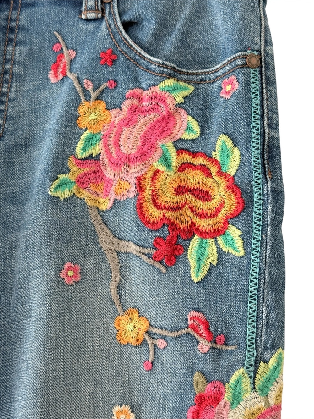 Johnny Was The Blossom Boyfriend Jean Embroidered Low Rise Straight-Leg Size 27 - Picture 8 of 13
